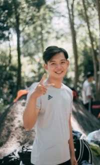 ESL phonics student